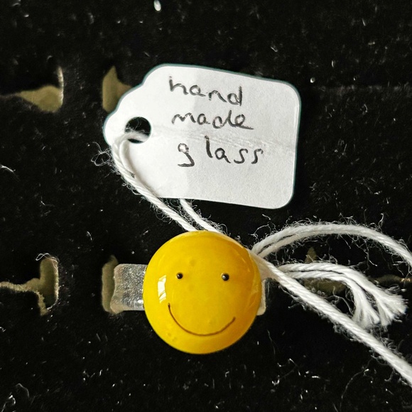 HANDBLOWN GLASS RING, HAPPY FACE, LADIES SIZE 6, CLEAR WITH YELLOW AND BLACK, - Picture 1 of 3